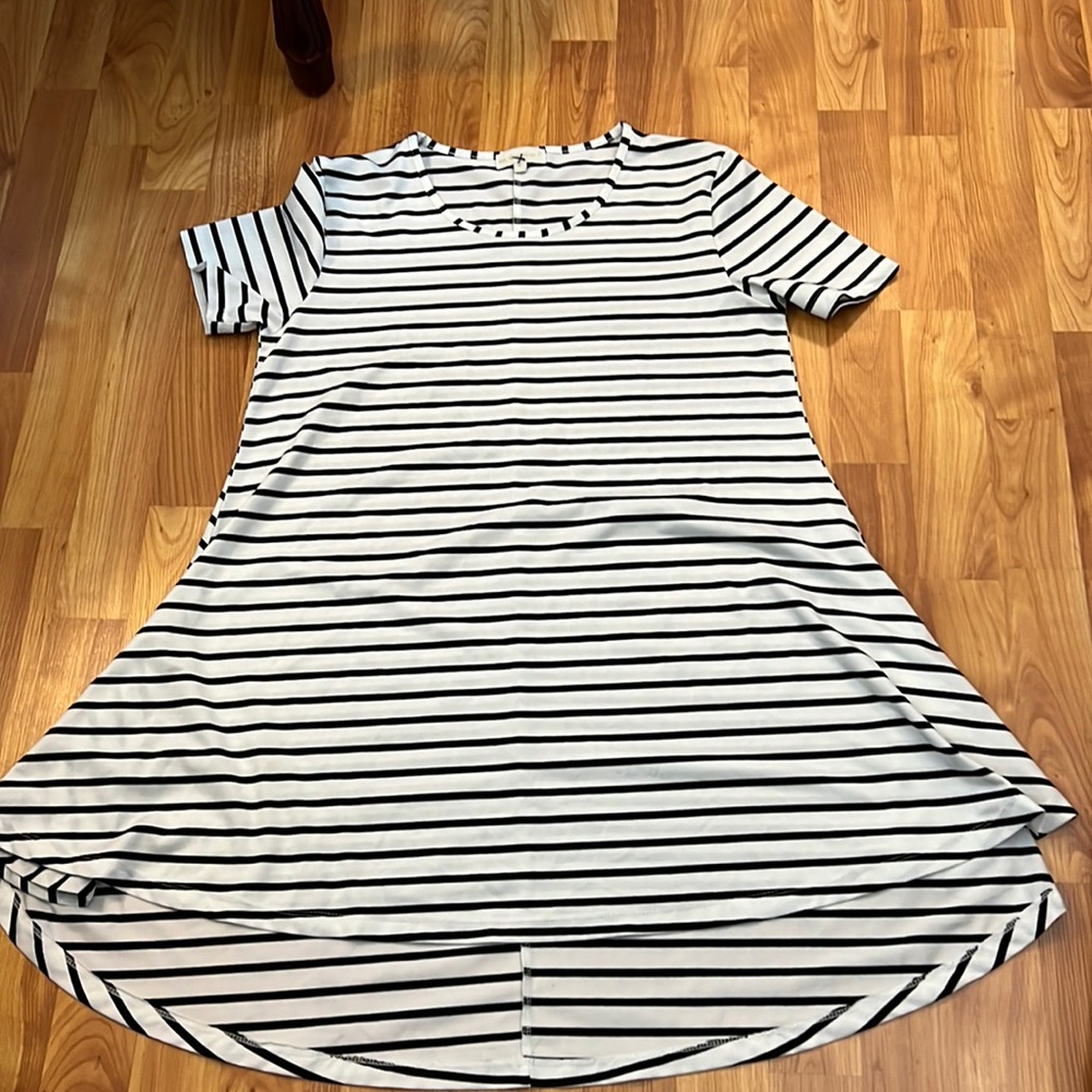 Simply southern size small could be a long shirt or a dress.